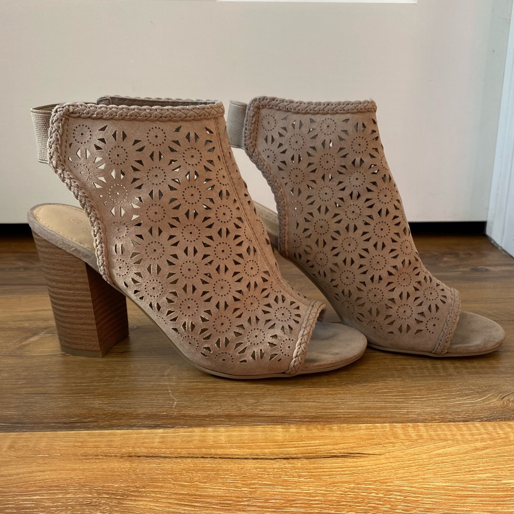 Women’s Taupe Slide On Heels 8.5